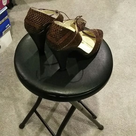 Calvin Klein 2 piece pumps. - Picture 3 of 3